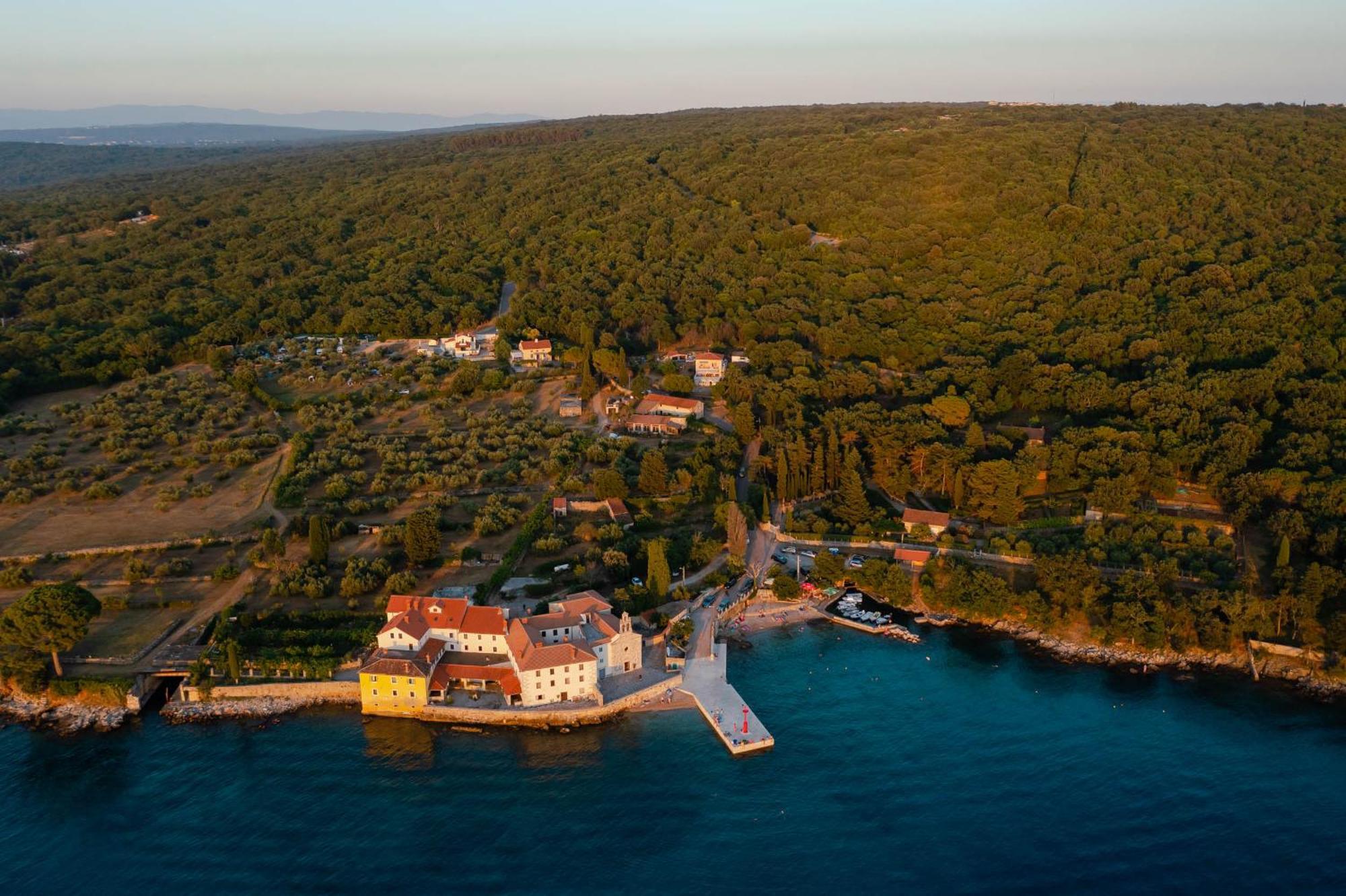 Villa Sara - Perfect Family Holiday Brzac エクステリア 写真