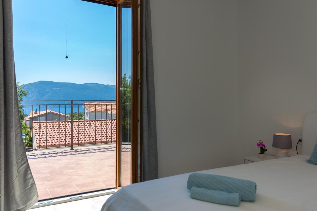Villa Sara - Perfect Family Holiday Brzac エクステリア 写真